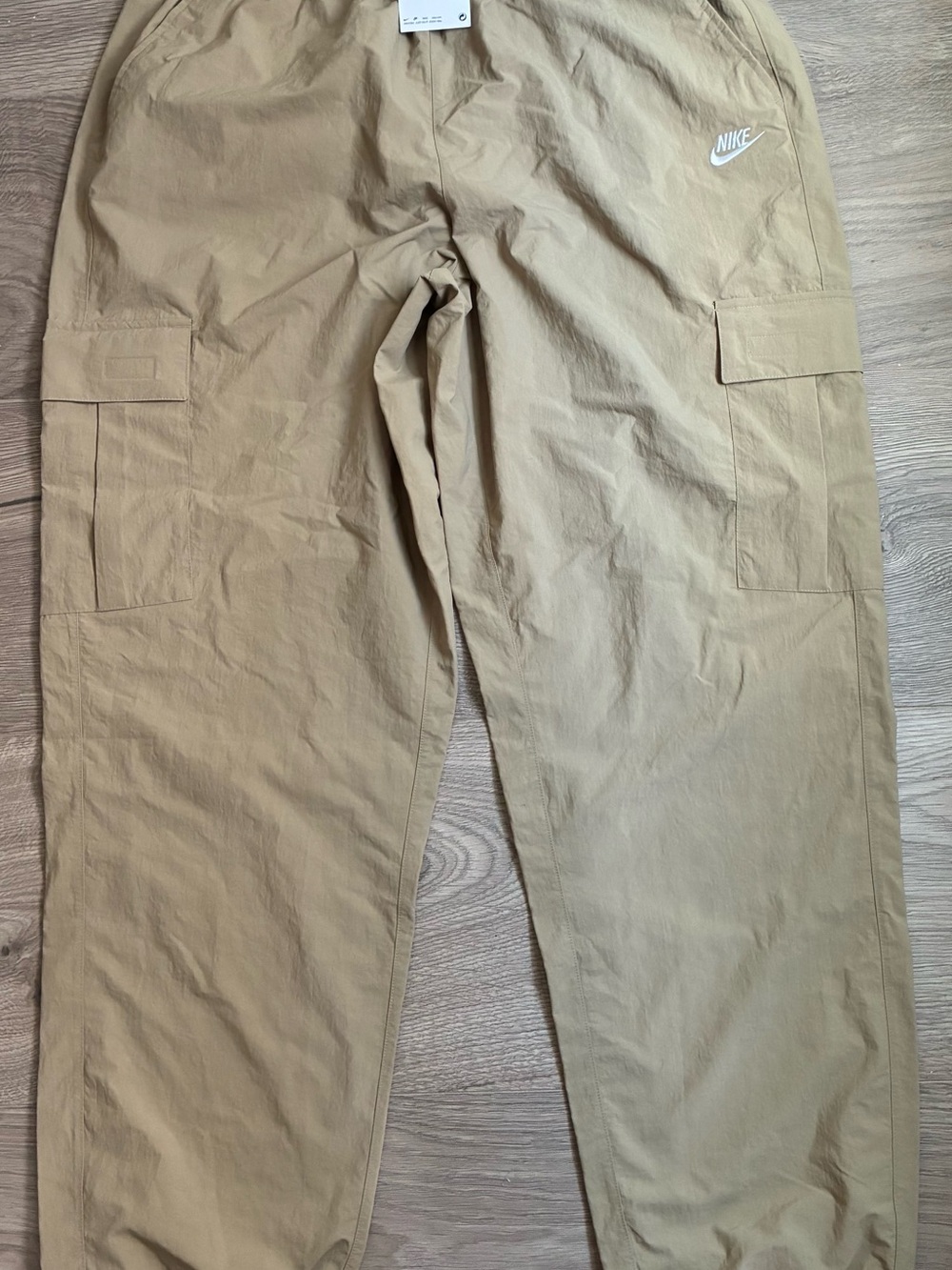 New Nike Club Cargo Pants Woven Nylon Lightweight Khaki HJ1990-297 Men's Large